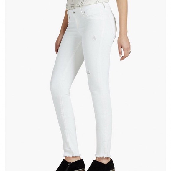 White Distressed Lolita Capri Jeans 
